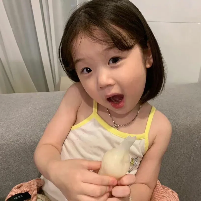Hình ảnh em bé meme là nguồn cảm hứng bất tận cho những ai yêu thích cái đẹp.