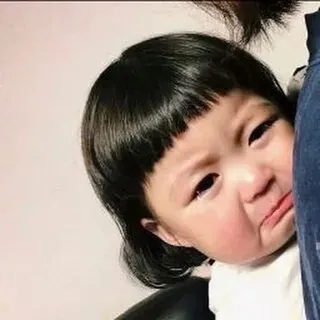 Biểu cảm siêu dễ thương của meme em bé cute hài hước sẽ khiến bạn bật cười