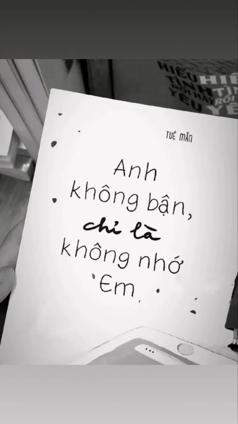 Meme nhớ người yêu thể hiện cảm xúc nhớ nhung một cách đáng yêu.