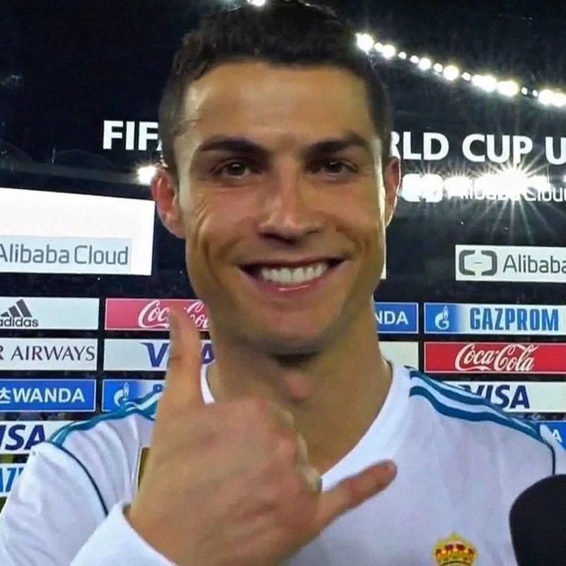 Cristiano Ronaldo và những biểu cảm chế hài hước khiến fan thích thú.