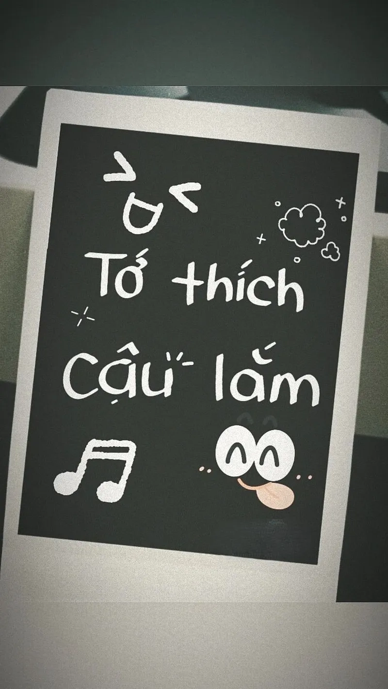 Meme mèo buồn mang đến cảm giác dễ thương nhưng cũng rất xúc động, chạm đến trái tim người xem.