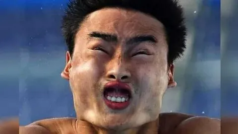 Khuôn mặt nhăn nhó nhưng đáng yêu của meme này sẽ làm bạn không ngừng cười