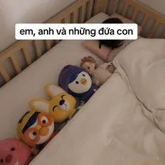 Ảnh meme nhớ người yêu dễ thương là cách chia sẻ tình cảm tinh tế