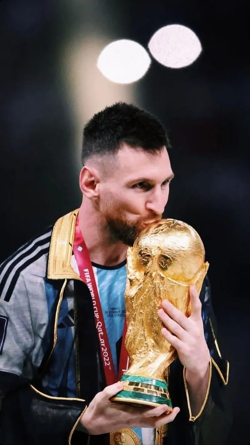 Meme chế cuộc tranh tài giữa Ronaldo và Messi luôn đầy kịch tính.