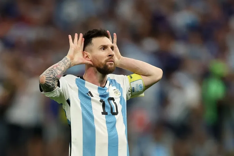 Meme về Messi với biểu cảm 