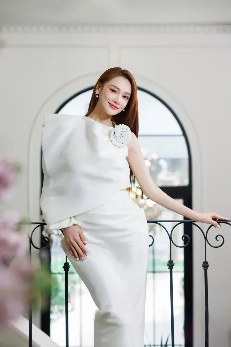 Nabi Nha Phuong thu hút sự chú ý với phong cách năng động và tươi trẻ