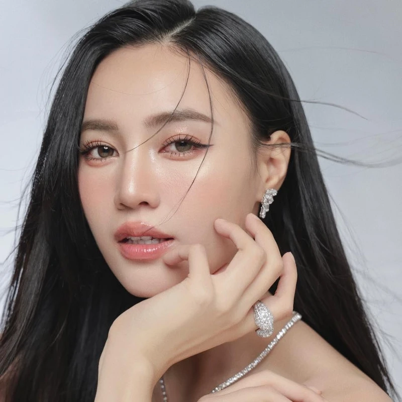 Ninh Dương Lan Ngọc bận bikini toát lên sự tự tin và lôi cuốn