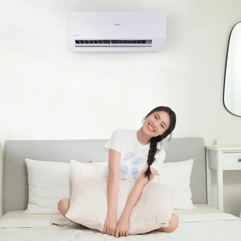 Ninh Dương Lan Ngọc cười rạng rỡ tạo cảm giác vui tươi và gần gũi