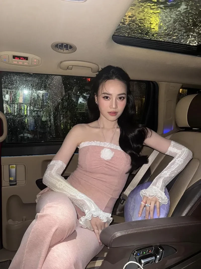 Ninh Dương Lan Ngọc hình xăm thể hiện cá tính riêng đầy ấn tượng