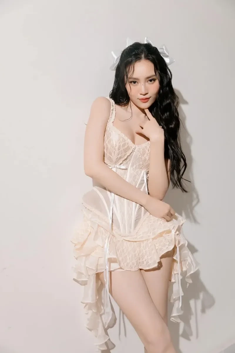 Ninh Dương Lan Ngọc và Ngô Kiến Huy hẹn hò tạo nên sức hút đặc biệt