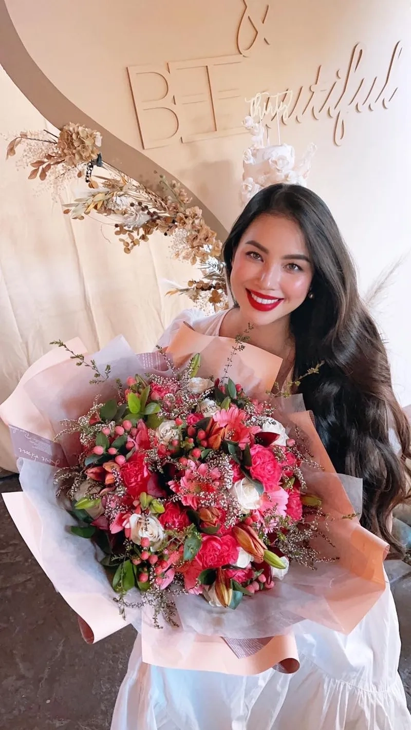 Người mẫu Phạm Hương luôn nhận được sự yêu mến từ khán giả