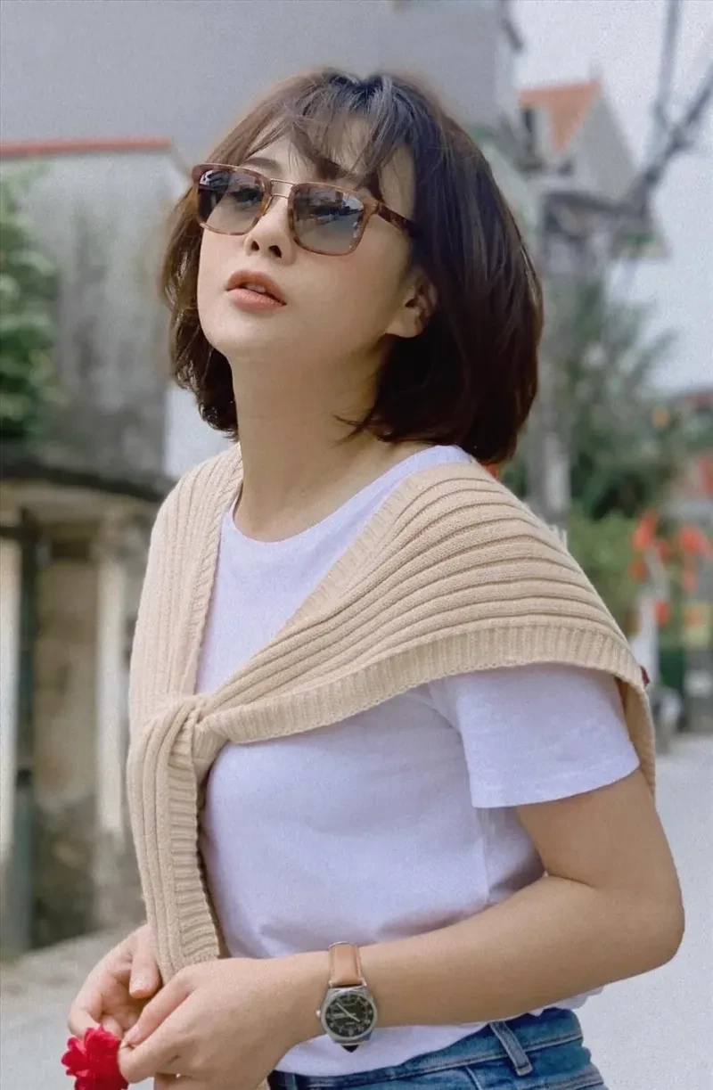 Phương Oanh và Shark Bình thường thu hút sự chú ý của khán giả