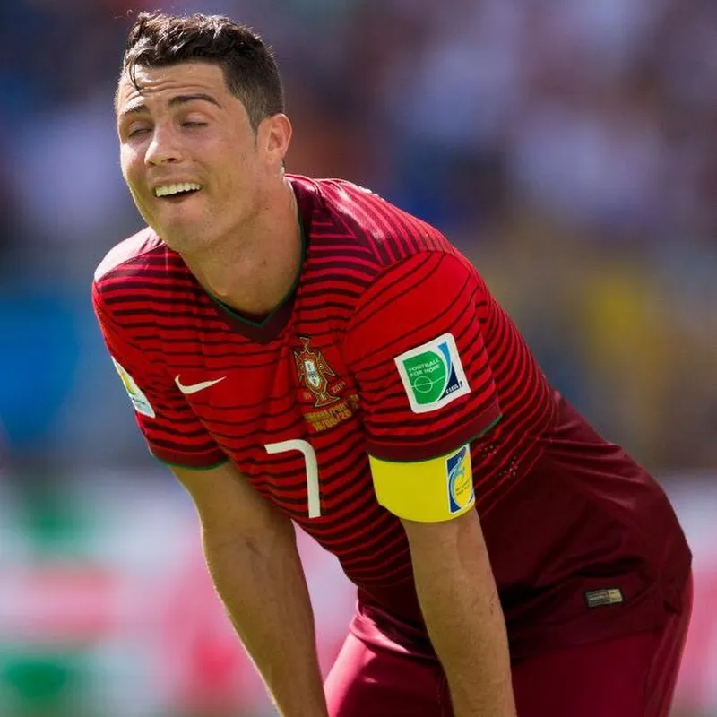 Biểu cảm gương mặt của Ronaldo là 