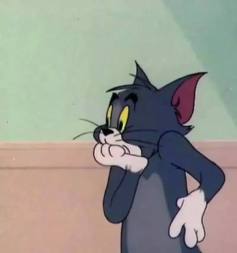 Tình huống độc đáo và hài hước qua meme cầm thánh giá.
