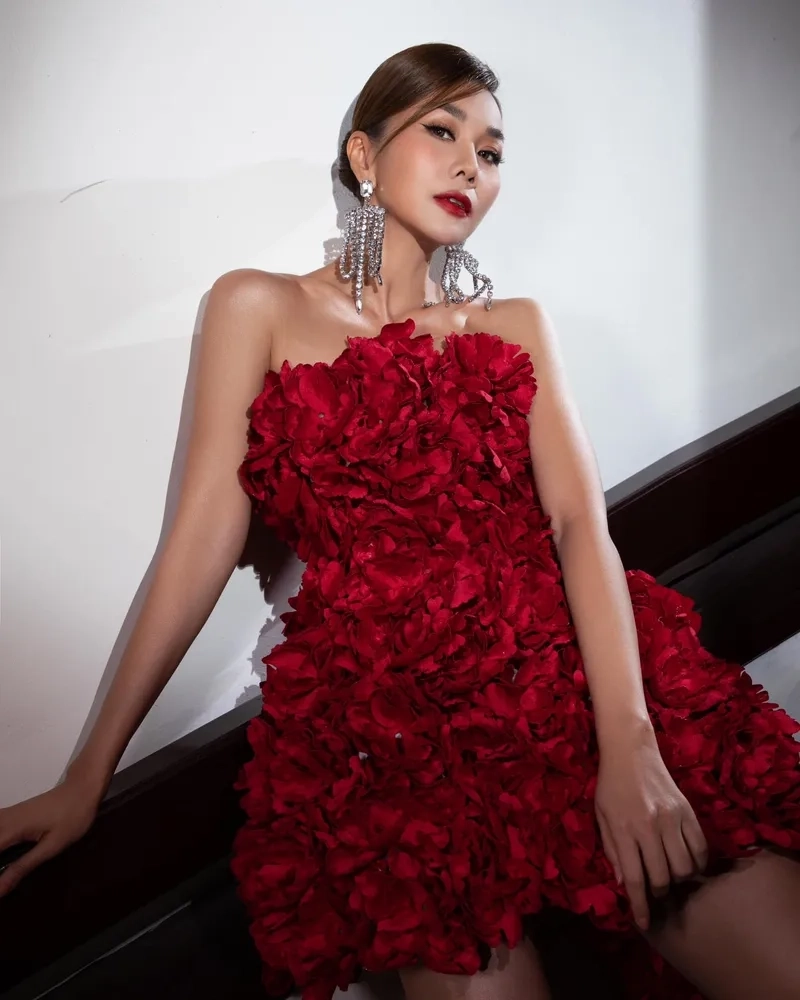 Hồ Ngọc Hà Thanh Hằng đều là những biểu tượng sắc đẹp và tài năng vượt trội