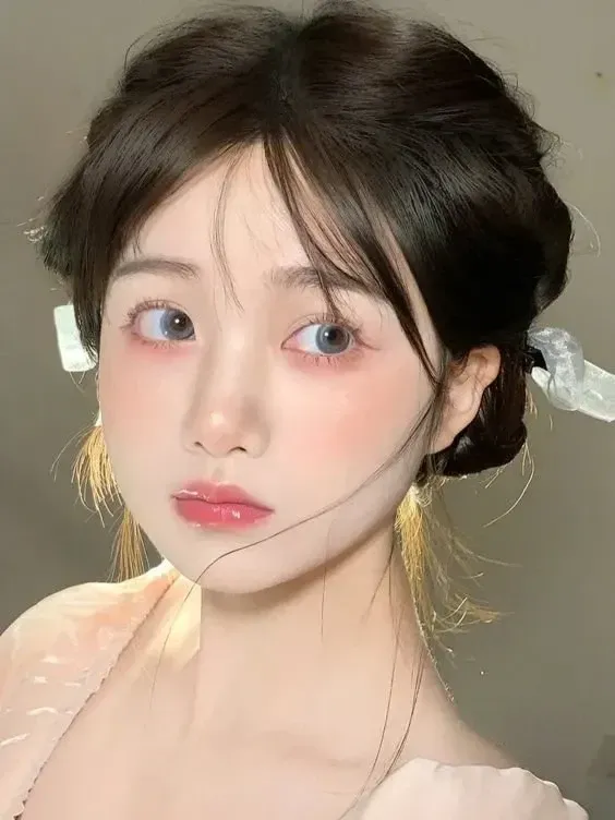 Người con gái xinh nhất thế giới với nét đẹp dịu dàng và quyến rũ