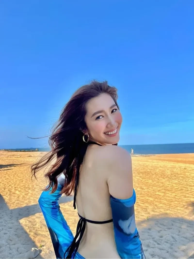 Kim Ngan Thuy Nga được biết đến với sự duyên dáng và cuốn hút