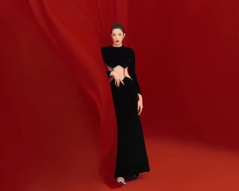 Thuý Ngân xăm cổ gây chú ý bởi ý nghĩa và sự độc đáo