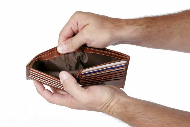 Khi bạn có quá nhiều tiền và không biết làm gì, meme nhiều tiền chính là sự hài hước phù hợp.
