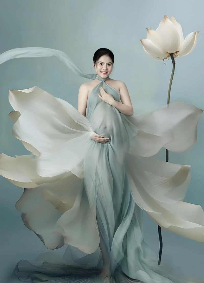 Diễn viên Vân Trang mặc bikini luôn thu hút sự chú ý từ khán giả