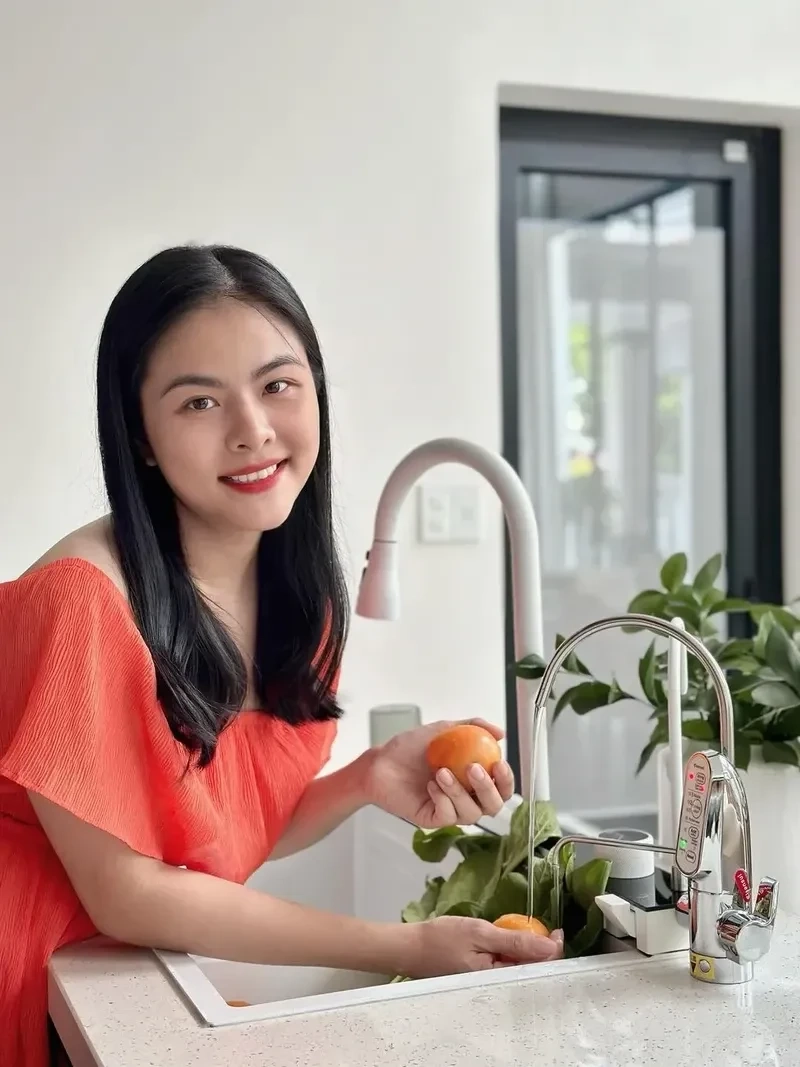 Mai Vân Trang và chồng thường xuyên đồng hành trong các sự kiện