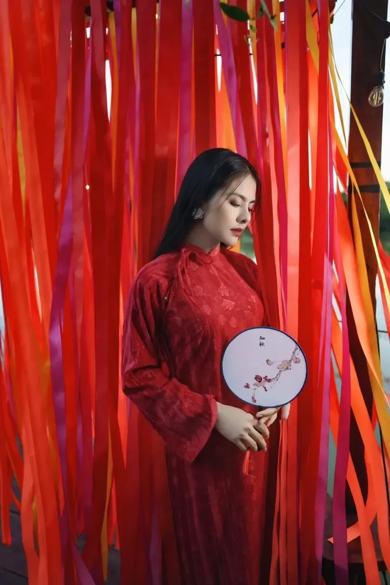 Vân Trang và chồng nhận được sự yêu mến từ đông đảo khán giả