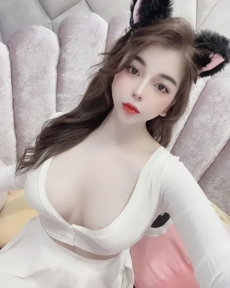 Avatar cute con gái với nụ cười tươi và ánh mắt ngọt ngào