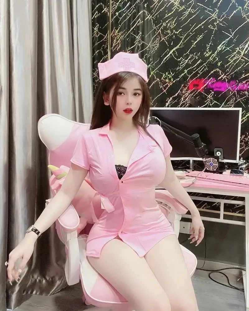 Avatar cô gái đẹp với làn da sáng và đôi mắt cuốn hút