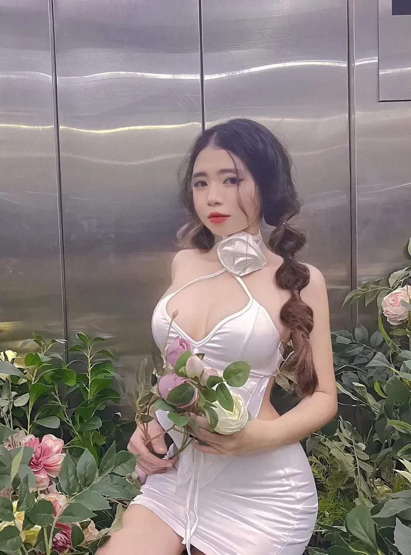 Hình ảnh gái xinh lớp 8 đầy sức sống, tươi vui, dễ dàng thu hút