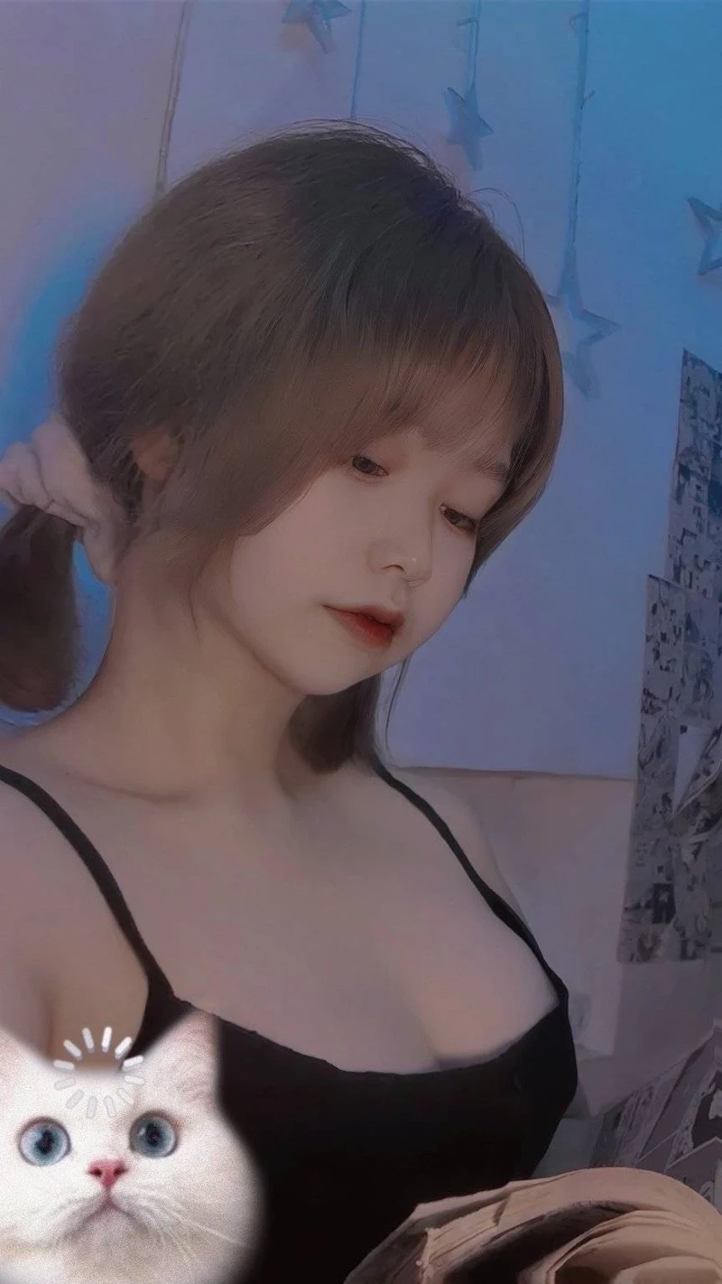 Tranh vẽ anime girl buồn thể hiện cảm xúc sâu sắc và chân thực