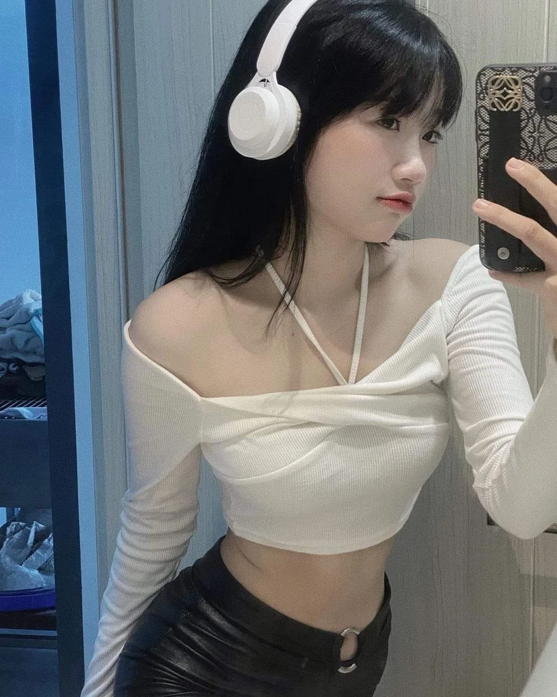 Hình ảnh phô mai que con gái dễ thương nhất cho điện thoại, đẹp và dễ thương