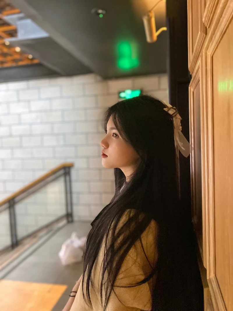 Ảnh girl 19 tuổi dễ thương mang đến vẻ đẹp ngọt ngào và duyên dáng