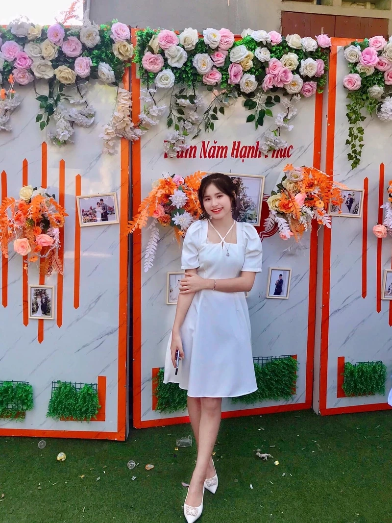 Ảnh gái xinh 2k8 với phong thái dịu dàng và đáng yêu