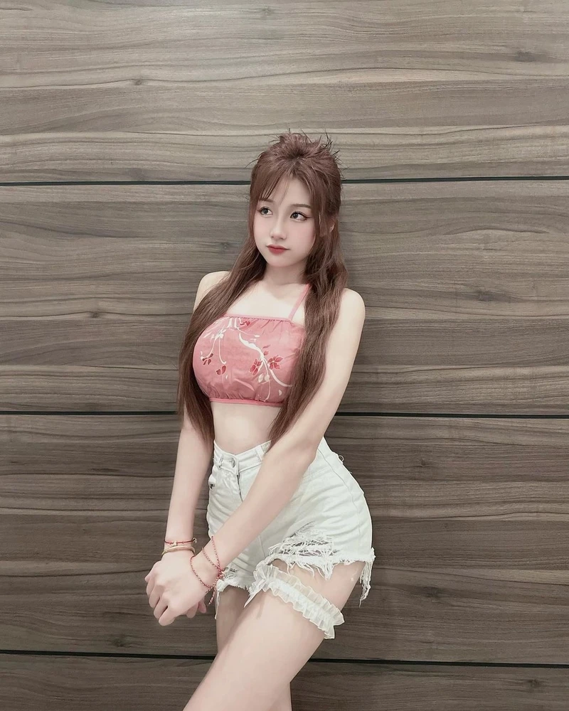 Ảnh girl xinh 4k dễ thương, toát lên vẻ đẹp tươi sáng và duyên dáng