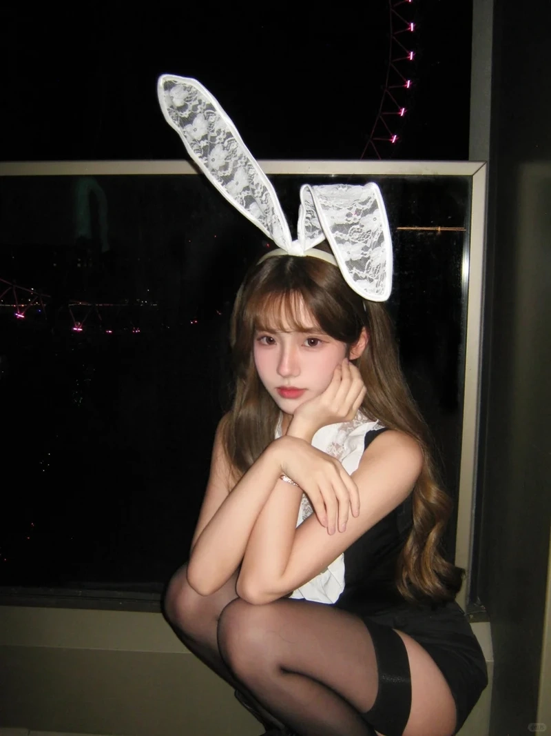 Ảnh cosplay Lara Croft thể hiện sự dũng cảm và sự sáng tạo độc đáo