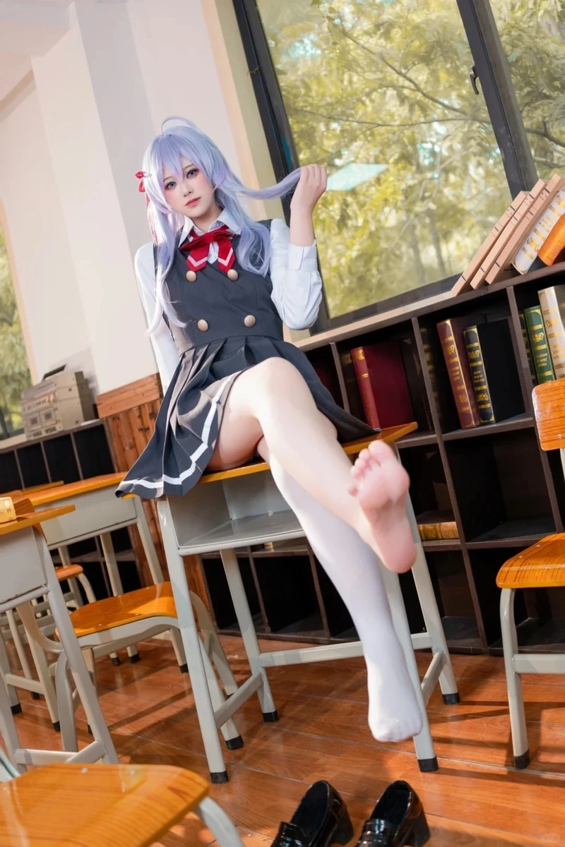 Ảnh cosplay Rem (Re:Zero) mang đến vẻ đẹp dễ thương và tinh tế