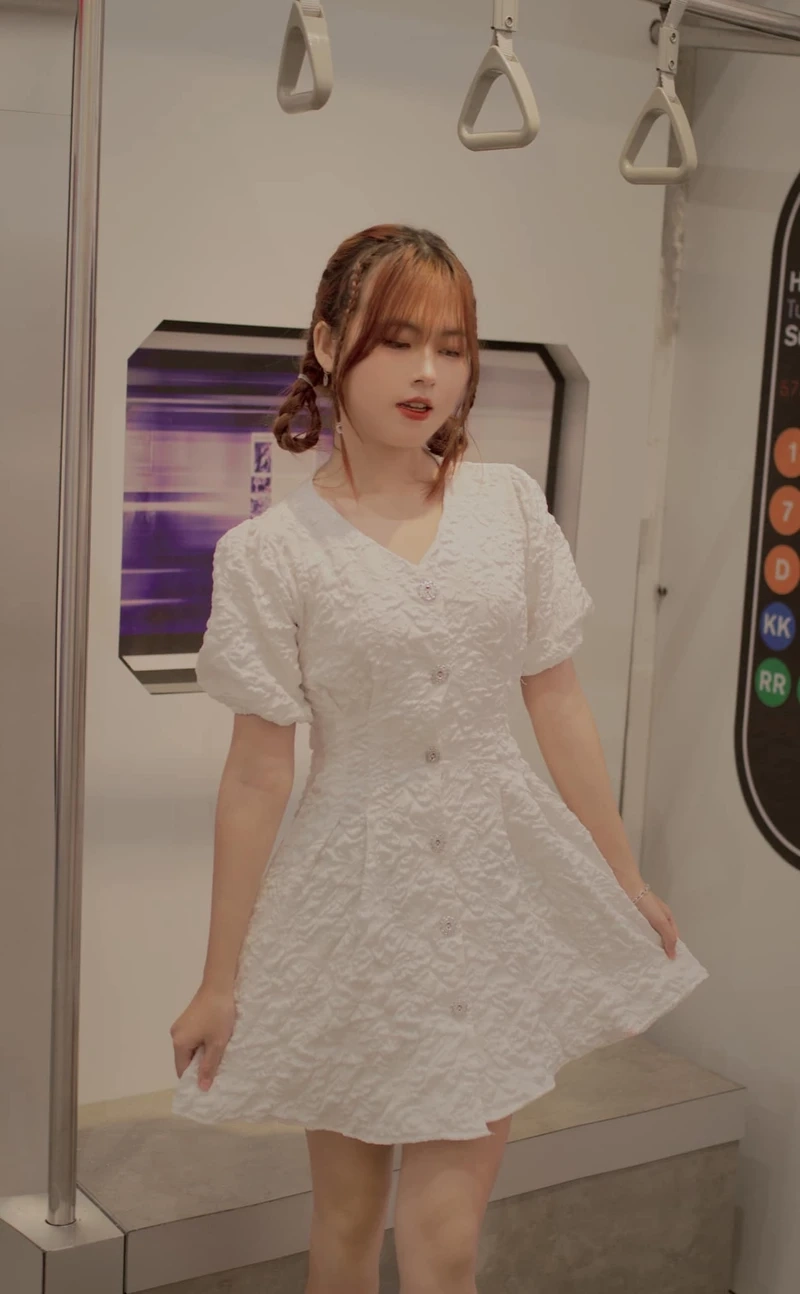 Ảnh Park Min Young tỏa sáng với vẻ đẹp dịu dàng và tươi mới