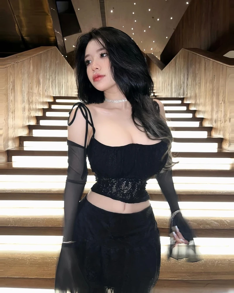 Ảnh trẻ em vui chơi làm nổi bật sự năng động và niềm vui trẻ thơ