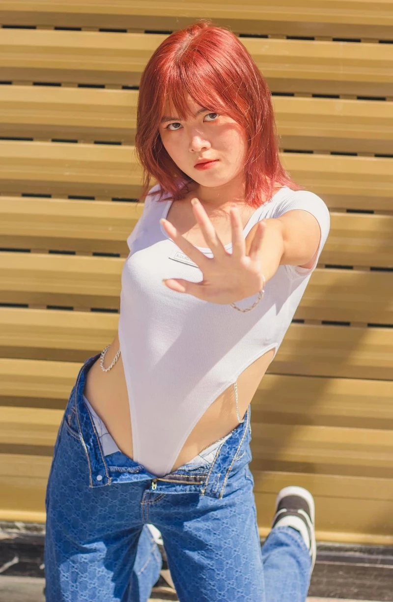 Hot girl mạng xã hội với vẻ đẹp tự nhiên và rạng rỡ