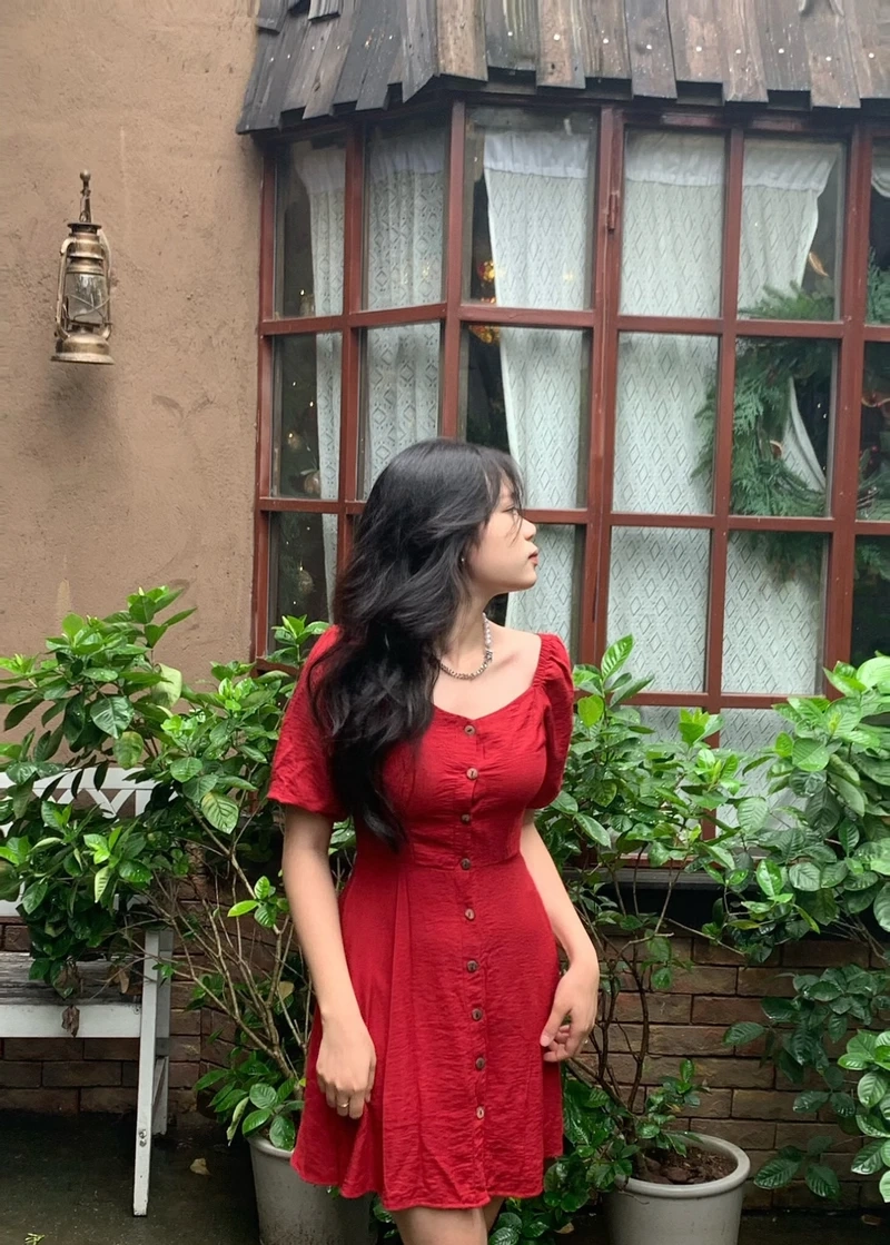  Con gái cute ảnh gái xinh tóc ngắn đeo kính với nét duyên dáng