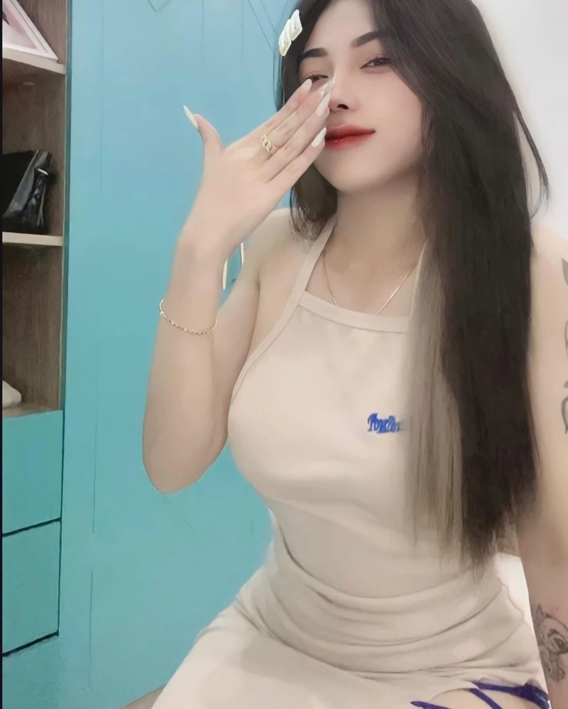 Ảnh hot girl Tây makeup, khoe vẻ đẹp tự nhiên và đầy cuốn hút