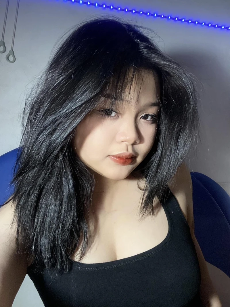 Gái xinh mặc bikini sexy làm nổi bật vẻ đẹp tự nhiên và cá tính