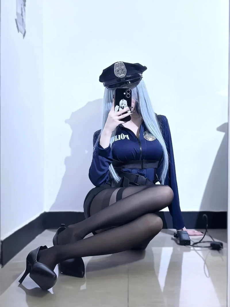 Hình ảnh anime nữ với vẻ đẹp đáng yêu và phong thái cuốn hút