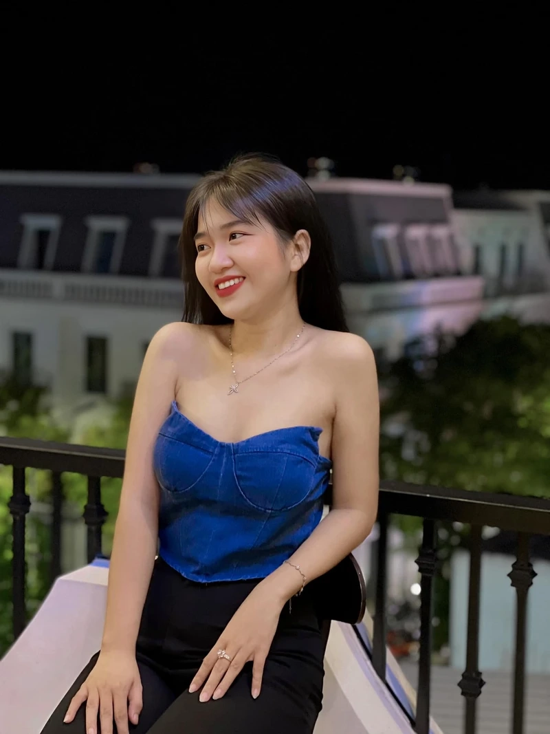 Gai xinh face với hình ảnh trẻ trung và đầy sức sống