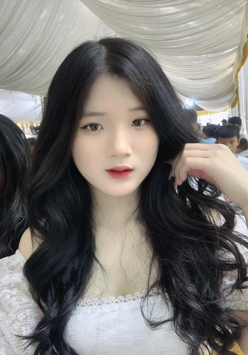 Ảnh gái 2k11 che mặt với nét đẹp tự nhiên và cuốn hút