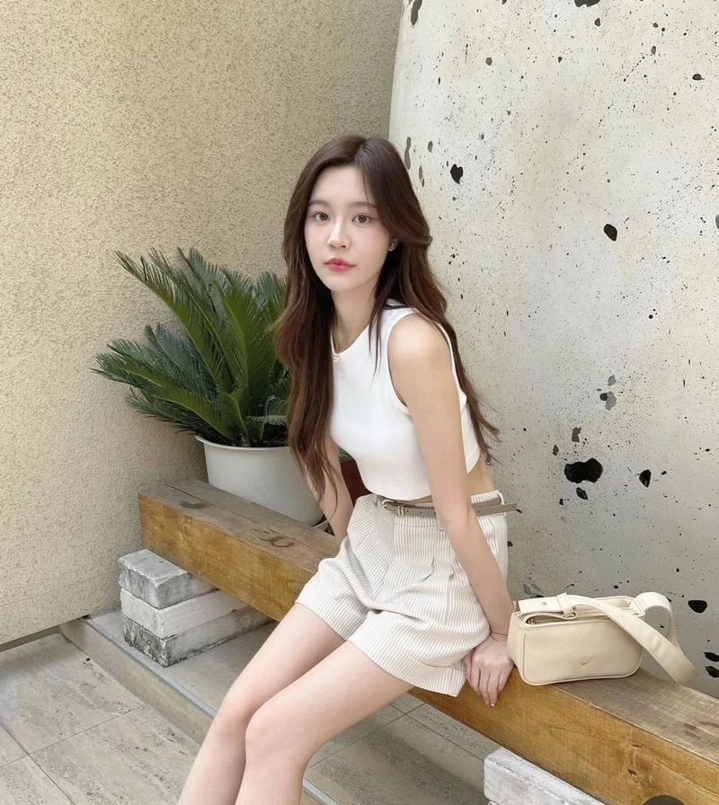 Gái xinh tiktok mặc bikini, tỏa sáng với vẻ đẹp tự nhiên và năng động