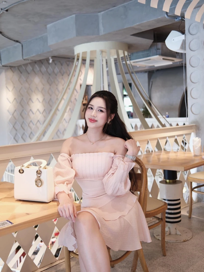 Vương miện của Đỗ Thị Hà là minh chứng cho sự cố gắng và tài năng