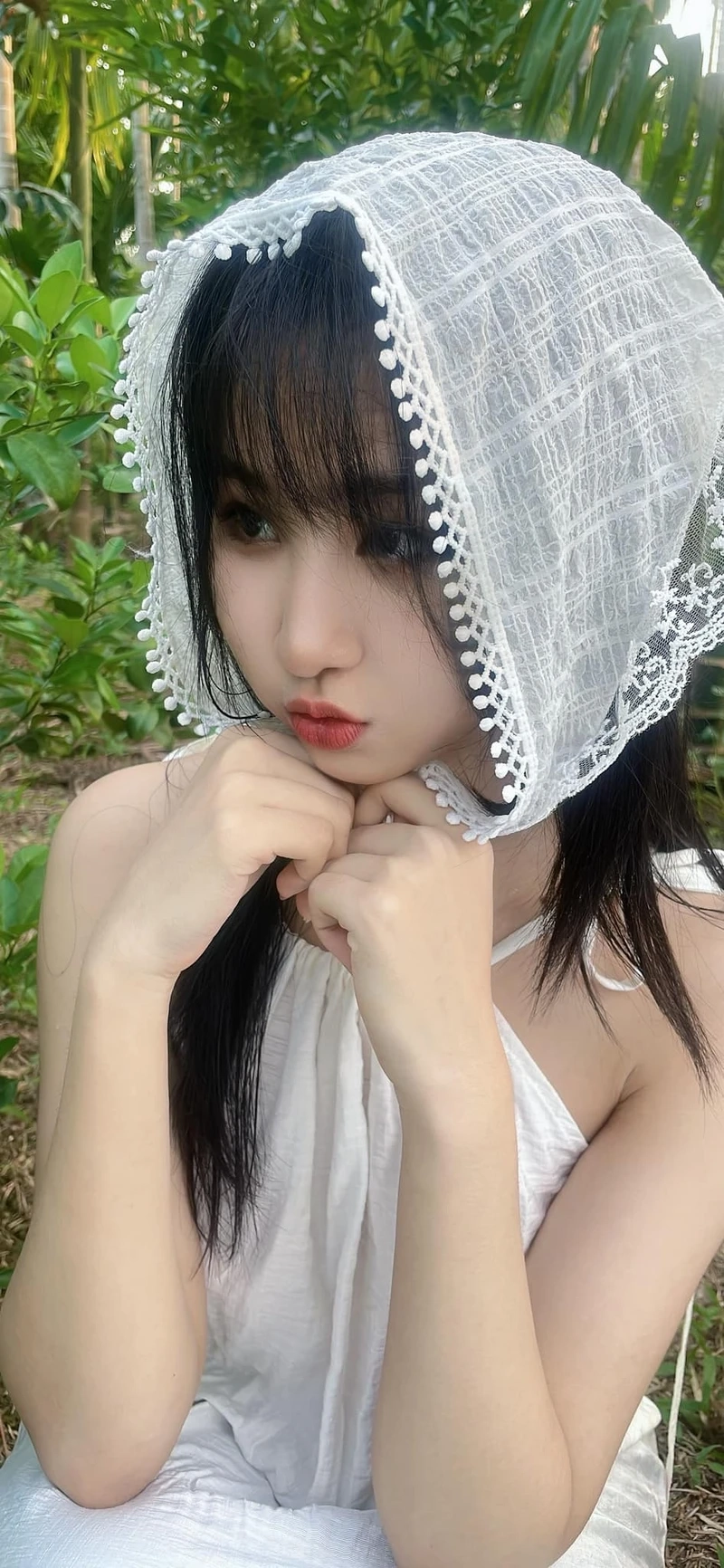 Gái xinh che mặt ảnh avatar đẹp cho con gái, tôn lên vẻ đẹp tự nhiên