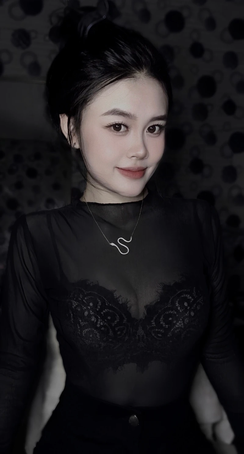 Em gái xinh đẹp nhất, sở hữu vẻ đẹp tự nhiên và cuốn hút