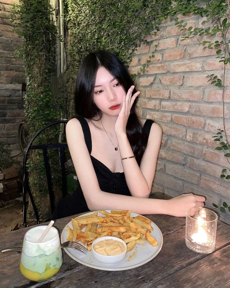 Ảnh k9 nữ, thể hiện sự duyên dáng và dễ thương không thể bỏ qua